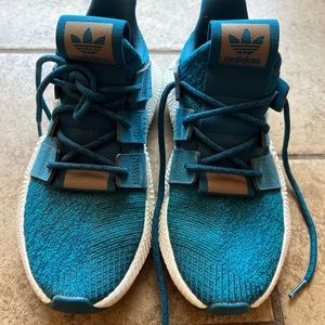 Size 6.5 teal, Adidas